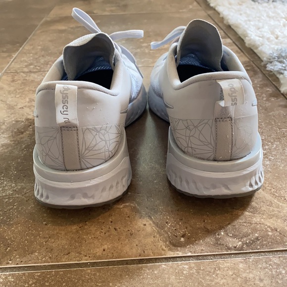 Nike odyssey react - Picture 3 of 4